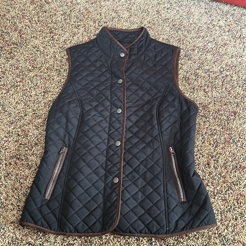 Bass Quilted Black Vest with Brown Trim
